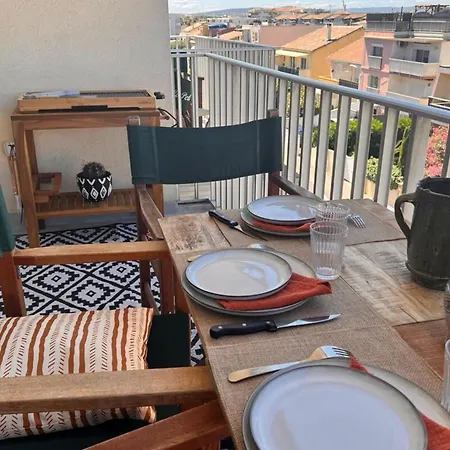 Le Petit George- Seafront And Balcony!